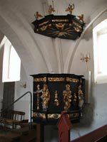 Marslev kirkes prædikestol. Foto: Lis Klarskov Jensen 2004.